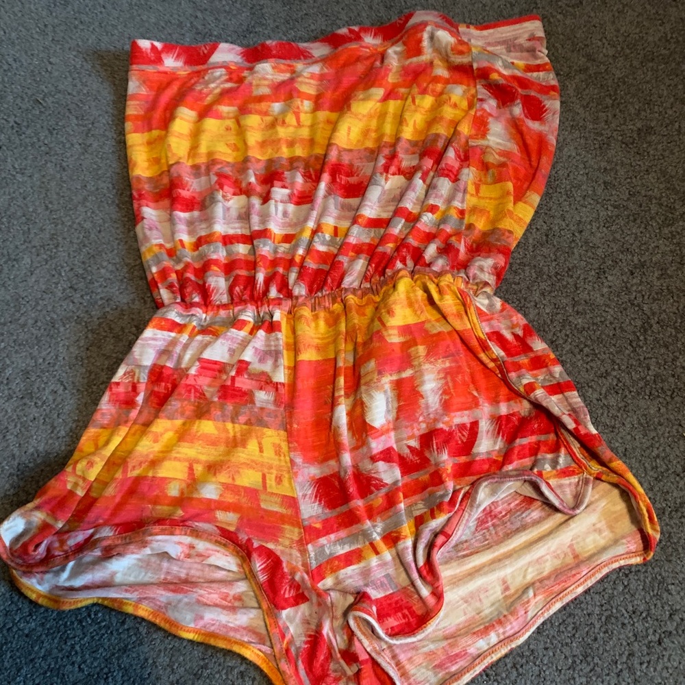 Multi-Color Strapless Romper - Picture 3 of 4